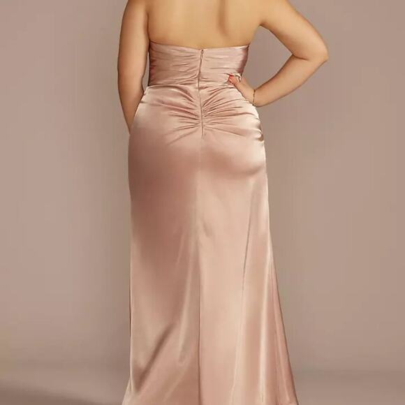 David's Bridal Galina Signature Strapless Charmeuse Dress Gem Green size 2 NWT - Picture 2 of 12